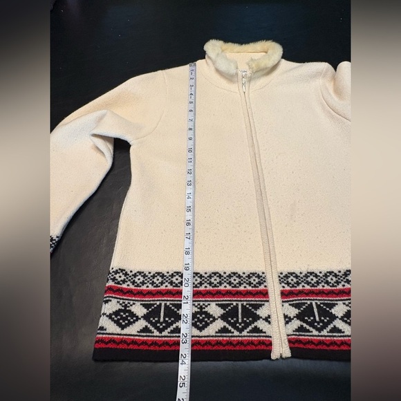 Vintage Pendleton Cream Sweater w/ Black &Red Accents Size S. 100% Virgin Wool - Picture 13 of 14